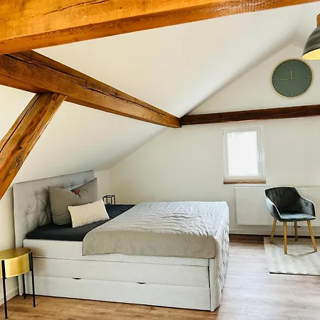 Hauptstadt Mitte Apartamento Waigolshausen